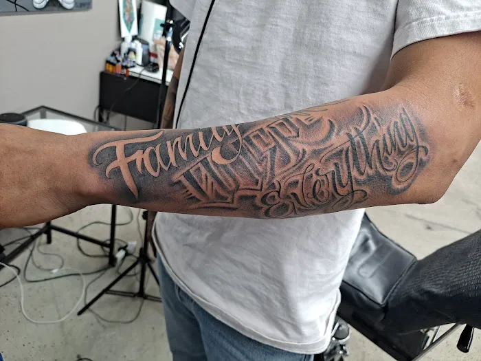 Mobile Tattoos And Piercings 4