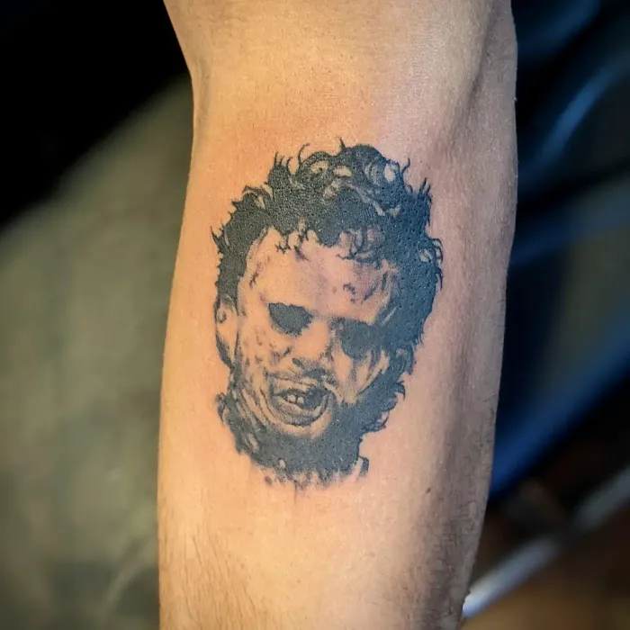 Love and Hate Tattoo & Piercing 4