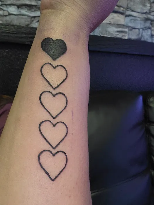 Dark Side Tattoo & Body Piercing 8