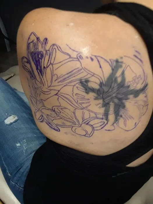 Dark Side Tattoo & Body Piercing 7