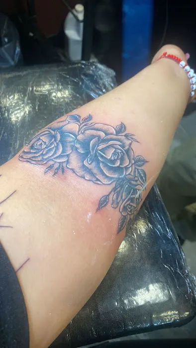 Art in the skin tattoo shop 0