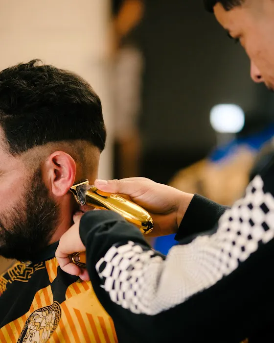 Legends 2 Barbershop (inside “shades of excellence”) 5