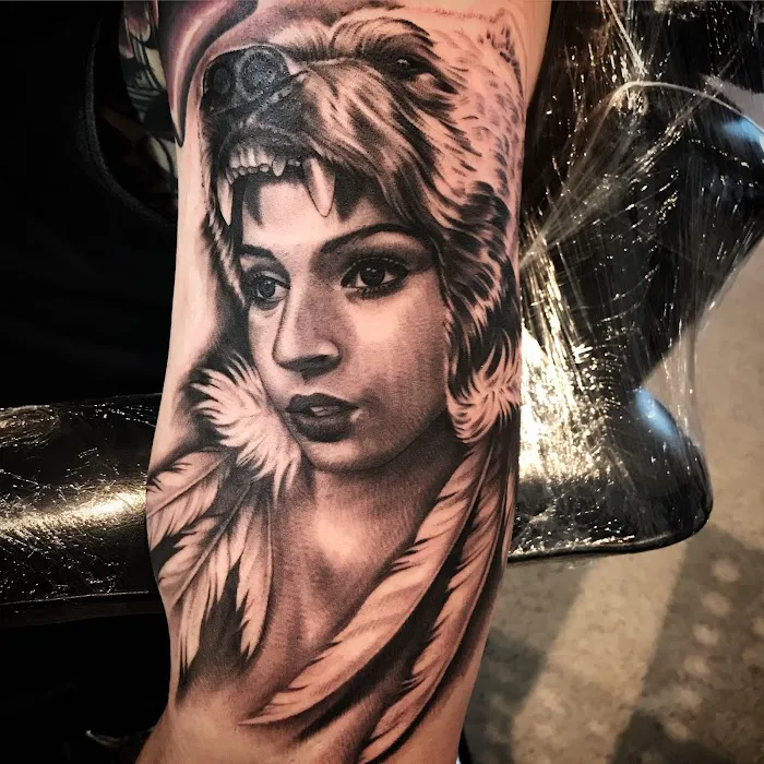 Blood N Ink Tattoo 0