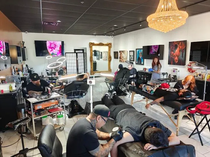 Om Ink Gallery 8