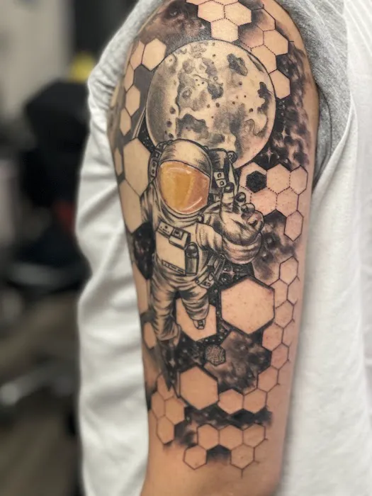 IF Tattoo Studio 3