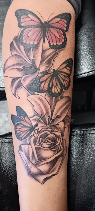 The Throne Tattoo Lounge 4