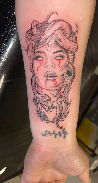 Skin Lab Tattoo & Body Piercing 7