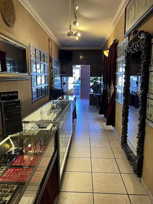 Skin Lab Tattoo & Body Piercing 1