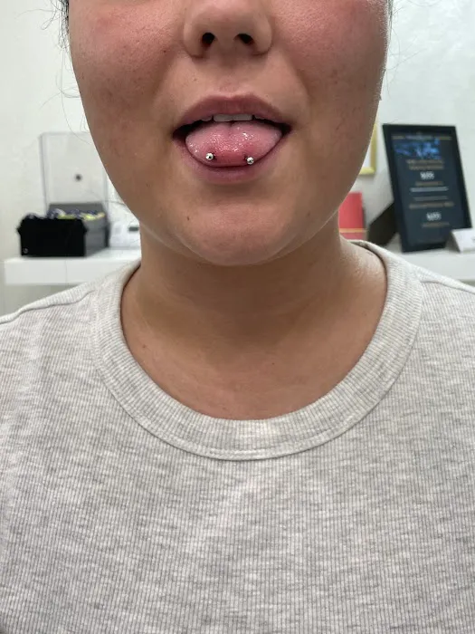 Desert Diamondz Piercing Studio 3