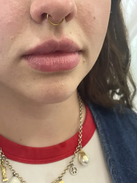 Desert Diamondz Piercing Studio 1