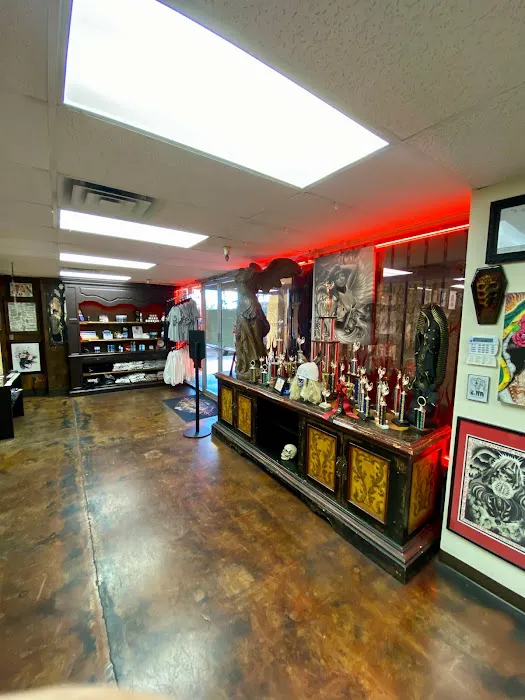 Urban Art Tattoo & Piercing Studio 6