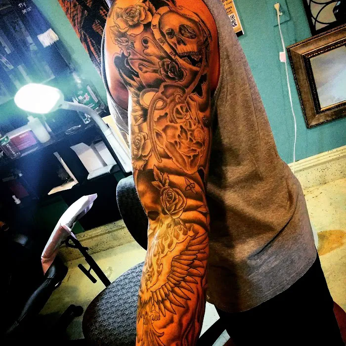 24 Hour Tattoo & Piercing 6