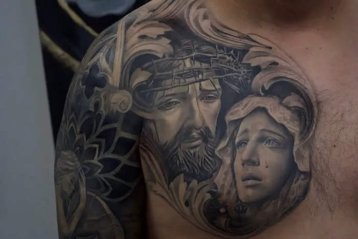 Red Art Tattoo & Piercing Studio 7