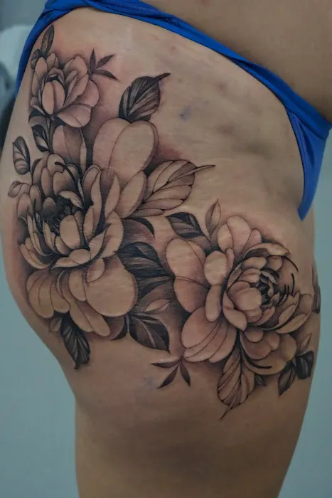 Red Art Tattoo & Piercing Studio 0