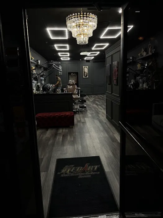 Red Art Tattoo & Piercing Studio 4