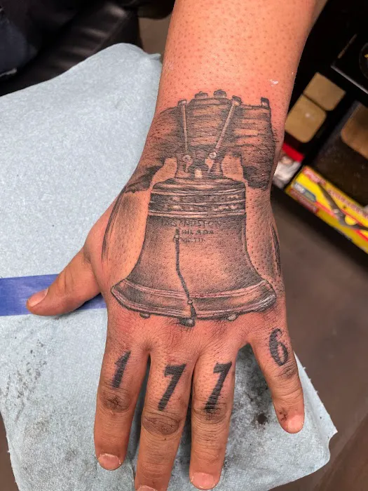 Reinkarnate Tattoo 8