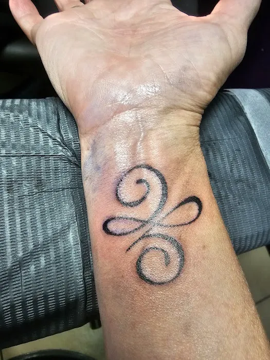 Yellow Door Tattoo & Piercing 5
