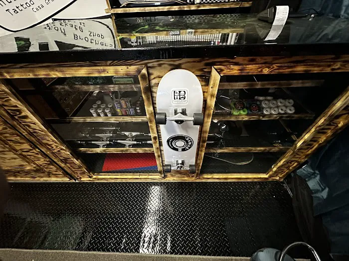 Huntington Brothers Tattoo&Skate Shop 7