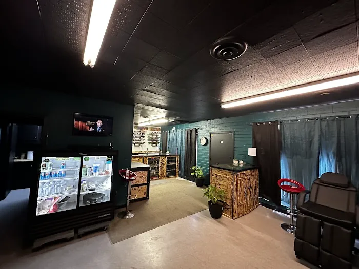 Huntington Brothers Tattoo&Skate Shop 2