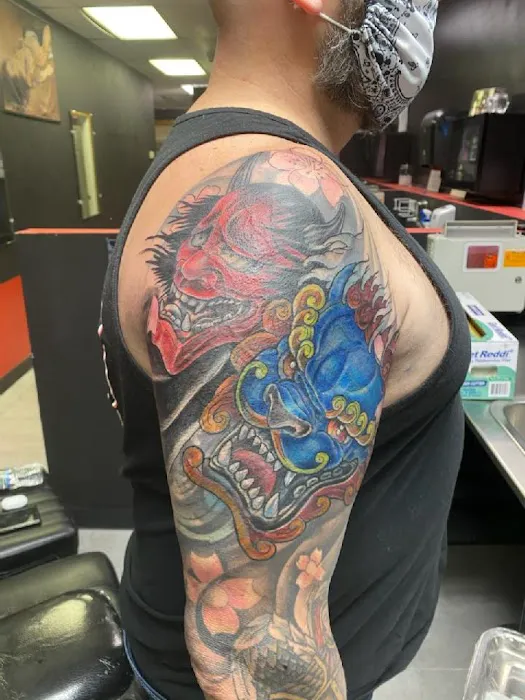 Hung's Tattoo Parlor 4