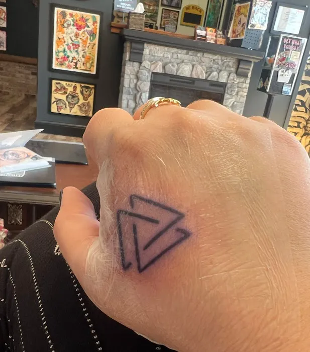 Grey Duck Tattoo Studio 2