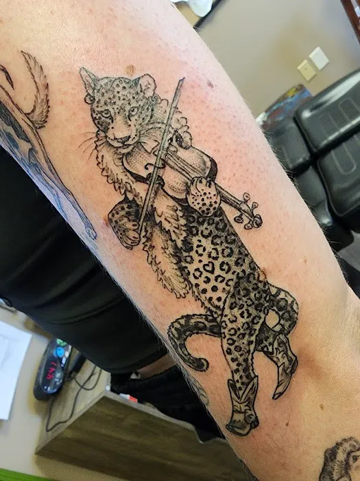 Geister's Tattoo Studio 0
