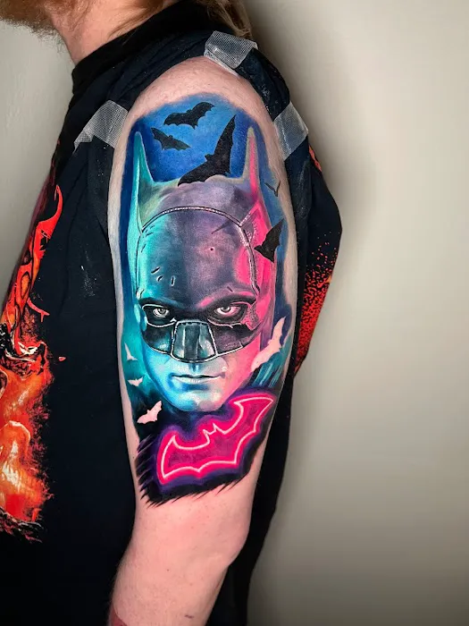 SharkTooth Tattoo & Gallery 6