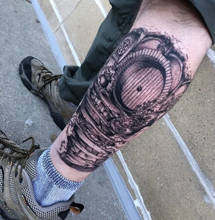 SharkTooth Tattoo & Gallery 8