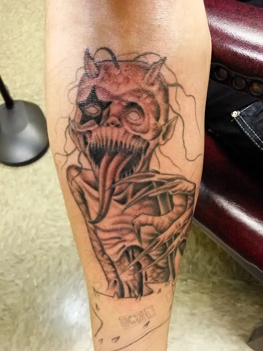 Canvas Tattoo Studio 8