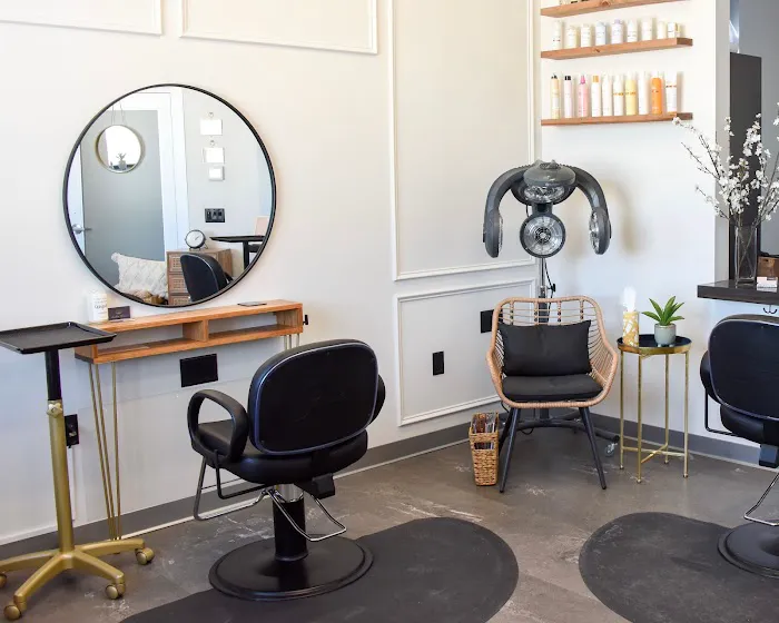 Sola Salon Studios 9