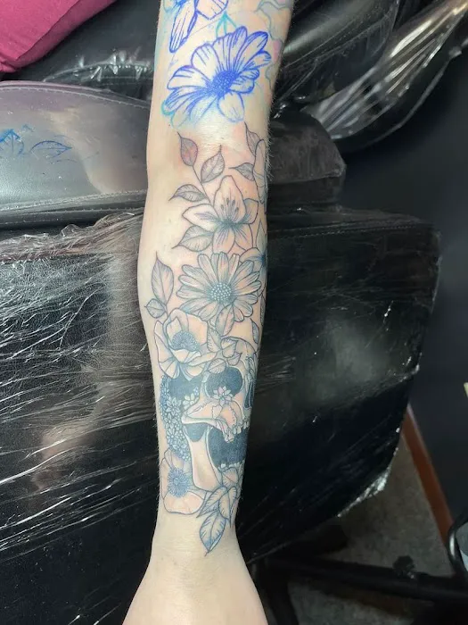 Twisted Willow Tattoo & Boutique LLC 0