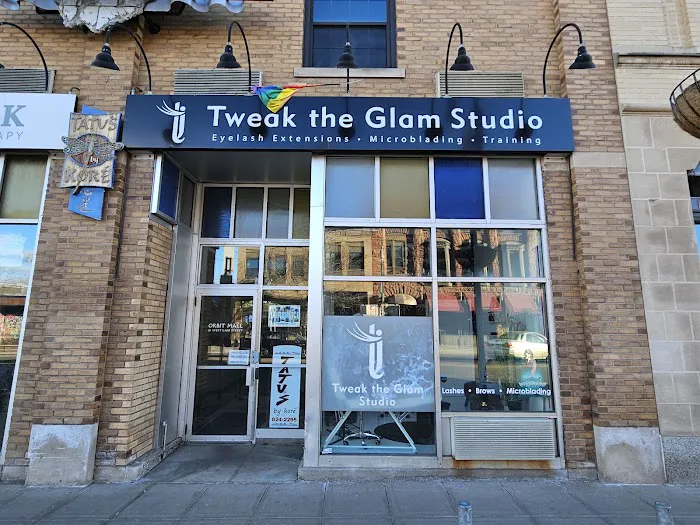Tweak the Glam Studio 4