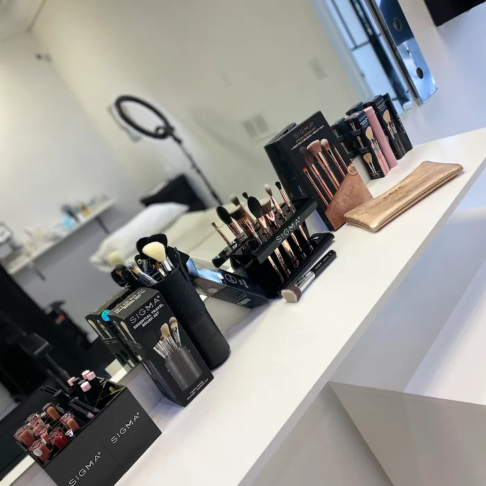 Tweak the Glam Studio 8