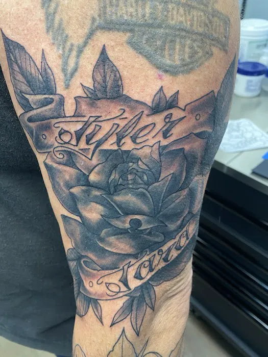 London Rose Tattoo (Walk-Ins Welcome) 2