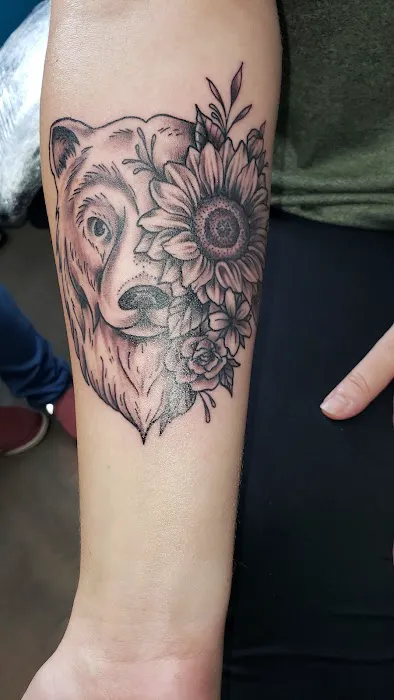 London Rose Tattoo (Walk-Ins Welcome) 3