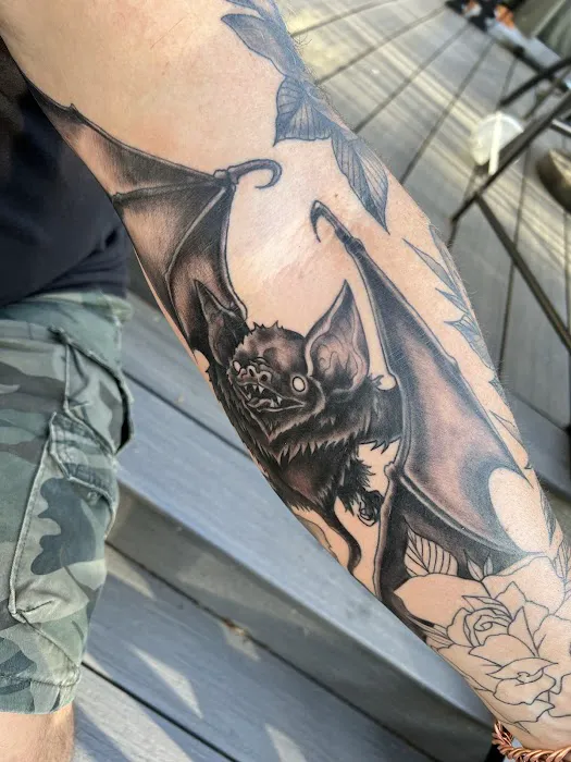 London Rose Tattoo (Walk-Ins Welcome) 1