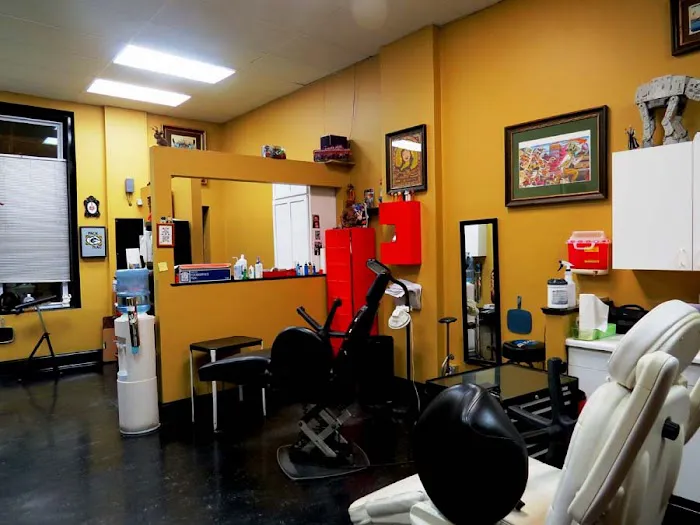 Cactus Tattoo & Body Piercing 4