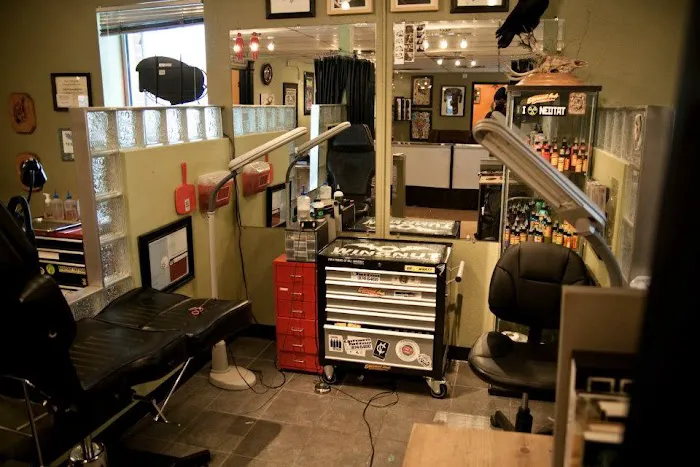 Wingnut Tattoo & Piercing Studio 4