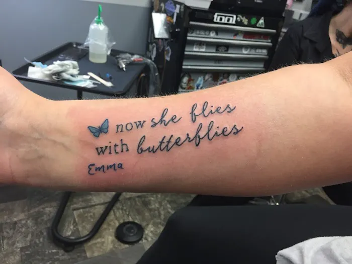 Bombshell Tattoo & Body Piercing 1