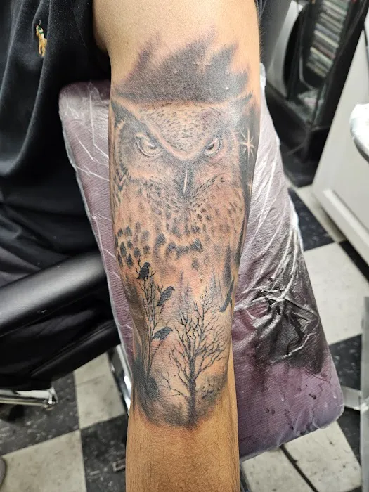 Cloud 9 Tattoo & Body Piercing 3