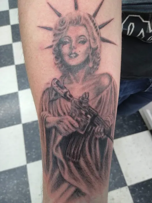 Cloud 9 Tattoo & Body Piercing 8