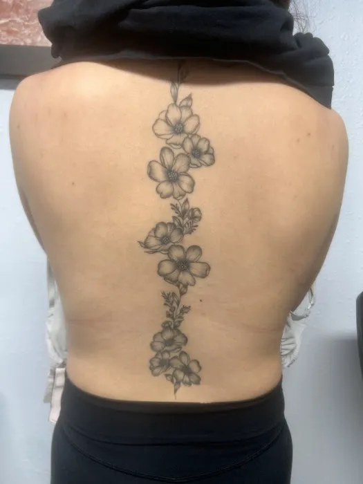 Str8 Line Tattoo 0