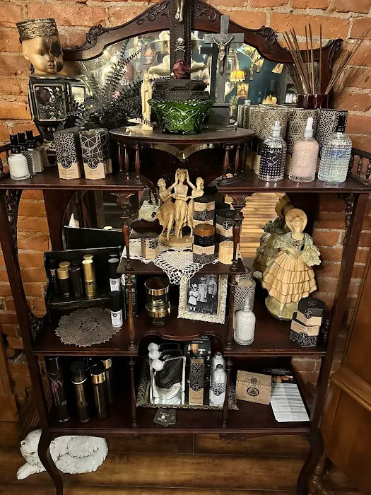 The Widows Peak Salon And Tattoo Parlor 5