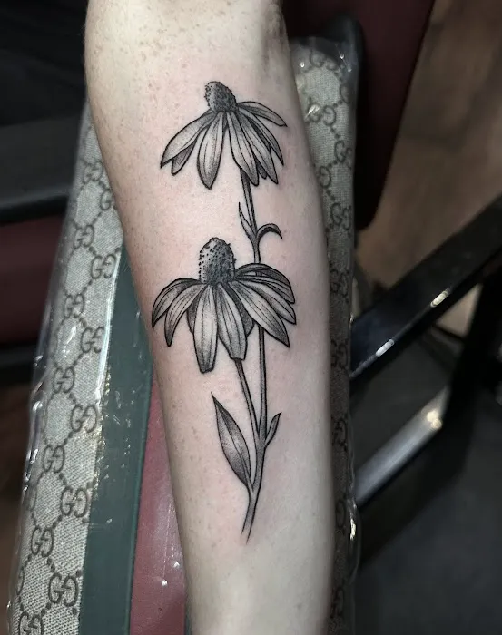 The Widows Peak Salon And Tattoo Parlor 6