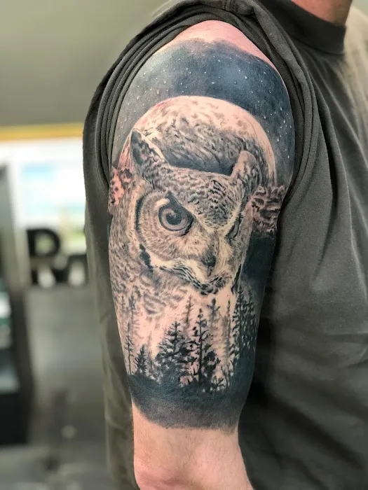 RM Tattoo & Body Piercing 2