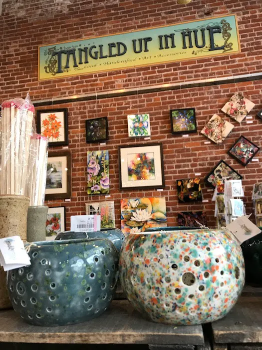 Tangled Up In Hue 8