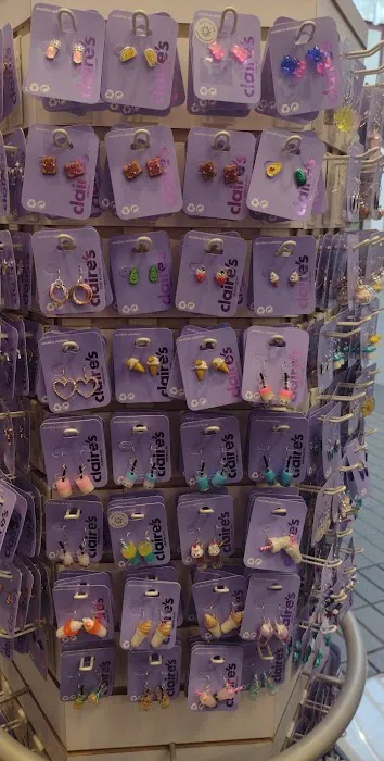 Claire's 6