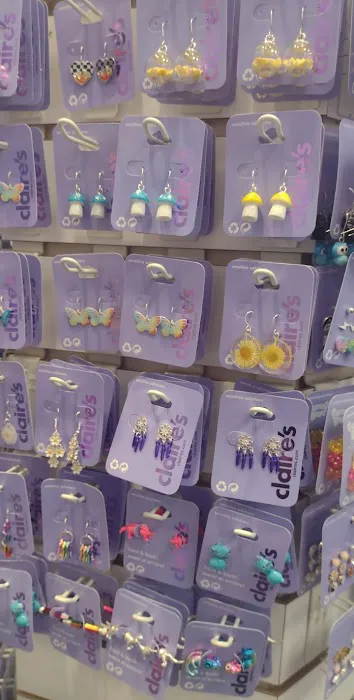 Claire's 4