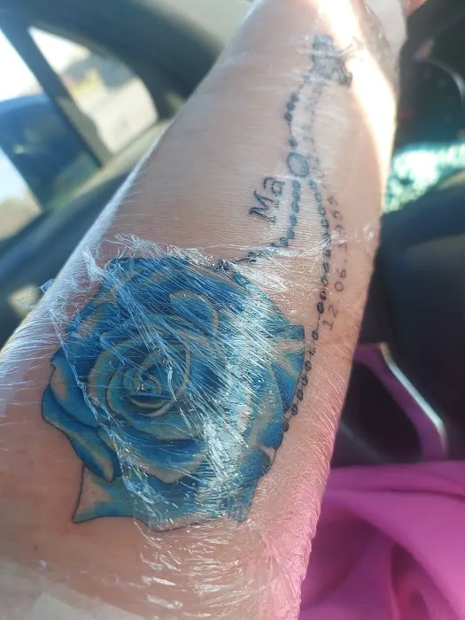 Lucky Gal Tattoo & Piercing 7