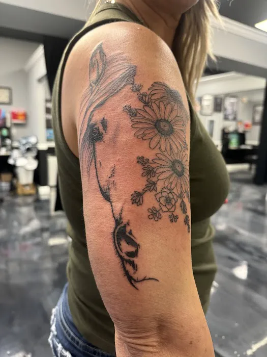 Ringo Pinion Tattoo and Pinup Studio 4